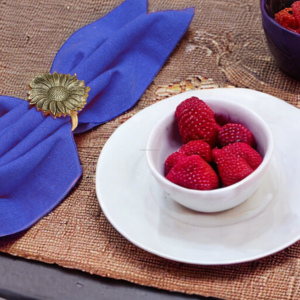 Vente chaude Antique Cuivre Fleur En Forme De Serviette Anneaux De Luxe Métal Cercle Serviette Boucles Partie Table Décoration En Gros En Vrac - Product Image 2