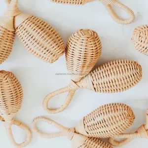 Tự nhiên làm bằng tay đôi màu nâu mây Rattle với một cái chuông bên trong. Wicker bé Kid Đồ chơi treo chơi phòng tập thể dục tay chuông bán buôn