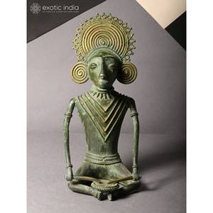 Músico de escultura de latón hecho a mano de 8 pulgadas con figura de arte tribal hecho en India - Product Image 1