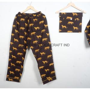 Conjunto de Pijama de Manga Larga con Cuello en V 100% Algodón para Mujer, Suave, Transpirable y Lavable a Máquina - Product Image 3