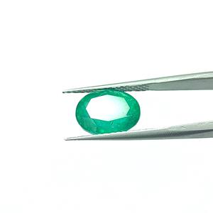 พลอยมรกตสีเขียวรูปไข่ 5.75 กะรัต จากแซมเบีย แบบเม็ดเดี่ยว  ราคากับตารางราคาวัตถุพลอย 6.25 - Product Image 3