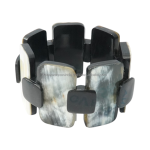 Bracelet Élégant Fait Main en Os Poli, Écologique, Classique et Extensible, Accessoire de Mode pour Femmes et Filles - Product Image 5