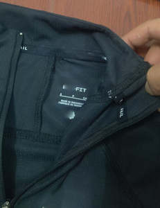 Veste décontractée noire Tokyo à imprimé, pull-over à manches longues en maille extensible dans quatre directions, ornée de paillettes, respirante, légère, coupe ajustée et coupe-vent - Product Image 3