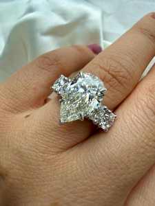 Bague de Fiançailles en Moissanite Ovale, Poire, Triangle, Trilogie, Plaqué Rhodium et Or Blanc, Bijoux Classiques - Product Image 1