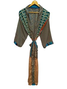 Robe kimono en soie pure, patchwork, pour couvrir le bikini, vêtement de nuit, longue robe, kimono indien vintage en soie recyclée, fait main - Product Image 4