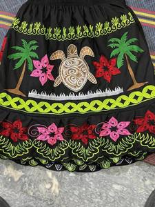 Vêtements brodés tropicaux, jupe florale vintage en coton, tenue de tous les jours, style des îles de la Micronésie, style pacifique, jupe micronésienne - Product Image 2