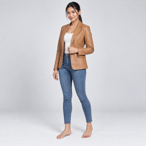 Chaquetas de cuero para mujer diseñadas con textura suave, costuras resistentes, calidad premium y siluetas modernas para un estilo versátil. - Product Image 4