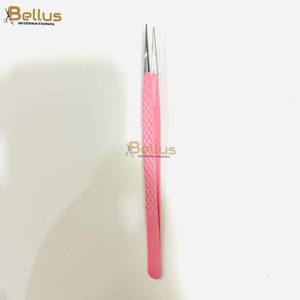 Pince à épiler de luxe Bellus International rose clair à pointe fine en acier inoxydable, pointe argentée lisse, durable, logo personnalisé, marque privée - Product Image 1
