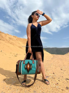 Nouveau véritable sac polochon en cuir aztèque de Style occidental Navajo Vintage fait à la main sac de nuit en cuir de laine tissé à la main indien personnalisé - Product Image 3