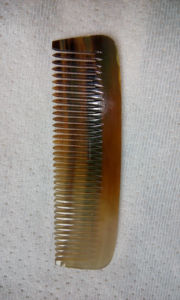 Peine para el Cabello de Cuerno de Búfalo y Cuerno de Vaca de CRAFTING CRAFTS, Hecho a Mano de Forma Sostenible y Perfecto para un Peinado sin Enredos - Product Image 6