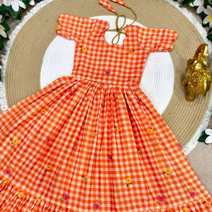 Robe élégante à carreaux pour filles en tissu Mul Chanderi - Product Image 1