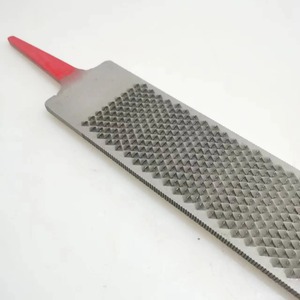 Râpe à sabots hybride GOLDEN pour chevaux, moutons et ânes - Acier inoxydable robuste pour le soin des sabots - Product Image 3