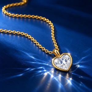 Collier pendentif de luxe en or jaune 14 carats avec diamant taille cœur de 1 carat – Poids de l'or : 2 grammes - Product Image 3