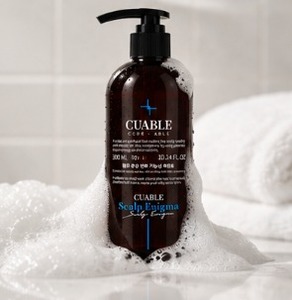 Shampooing capillaire pour la perte de cheveux, à base de plantes, testé par des dermatologues, gommage apaisant du cuir chevelu, sérum efficace rajeunissant et hydratant, sans cruauté animale. - Product Image 1