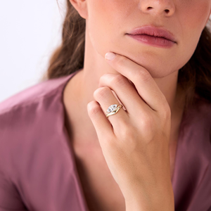 Bague de fiançailles en or rose avec diamant taille marquise, bijou solitaire classique pour femme - Product Image 6
