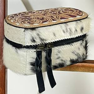 Estuche de Joyería Ovalado de Cuero Hecho a Mano, Caja de Piel Vacuna Personalizada para Viajes con Cierre, Solución de Almacenamiento Elegante - Product Image 4