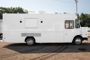 18-foot <b>Freightliner</b> MT45/MT55 Step Van Converted 4 Wheel Stainless Steel & Iron Outdoor Food <b>Truck</b> Slicer Griddle Pizza Oven - Product Image 6