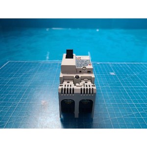 Fuji Serie BW - Interruptor Diferencial de Fuga a Tierra 2P / 5A / 50AF BW50RA/GU-2P005 Usado Como Está, Piezas de Equipos Semiconductores Legados - Product Image 2
