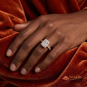 แหวนหมั้นโรสโกลด์ประดับมอสซาไนต์สำหรับผู้หญิง ชุบทองคำขาว 14K ทรงมรกต ประดับเพชรแบบ Halo Prong หรูหรา สำหรับเจ้าสาว แหวนสัญญา เครื่องประดับชั้นดี - Product Image 5