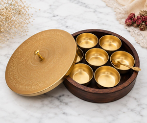 Caja de especias artesanal de madera con tapa de latón grabada, organizador de especias hermético de cocina con 7 compartimentos. - Product Image 2