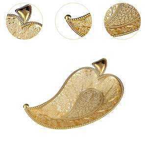 Recogedor de Polvo Decorativo de Latón Hecho a Mano con Diseño de Pavo Real en Relieve, Tradicional y Vintage - Product Image 2