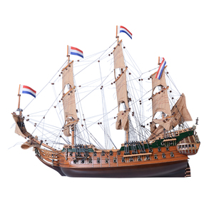Maquette de bateau en bois artisanale vietnamienne Friesland, peinte, pour la décoration de la maison et du bureau, 63Lx20Wx53.5H cm - Product Image 1