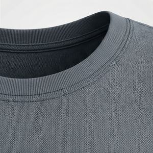 เสื้อยืดผู้หญิงคุณภาพสูงทรงปกติ ผ้าซาตินโพลีเอสเตอร์ แขนสั้น สไตล์ลำลอง สตรีทแวร์ รับผลิตตามสั่ง พร้อมบริการติดแบรนด์ - Product Image 4