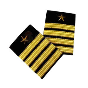 Épaulette brodée avec finition décorative pour utilisation en spectacle ou en défilé - Product Image 2