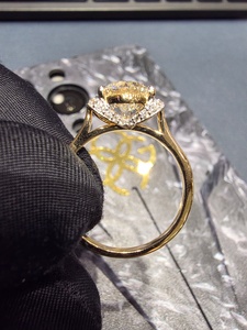 Anillo de Compromiso y Boda de Lujo en Oro Amarillo de 14K con Diamante Certificado IGI de 2.21 CT, Brillo Intenso para Aniversario, Fiestas y Uso Diario - Product Image 5