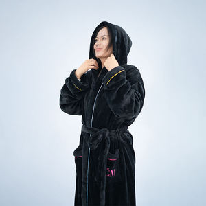 Albornoz con Capucha de Terciopelo Coral Personalizado ODM/OEM de Fábrica, Venta Caliente, con Logotipo Bordado de Lujo, Tela de Poliéster para Spa - Product Image 2