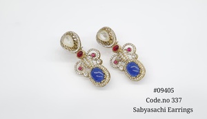 Pendientes colgantes 09405 con circonita cúbica, pendientes con piedra doble, pendientes chapados en Mehandi, joyería floral de latón para bodas y fiestas. - Product Image 3