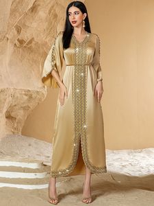 Abaya de luxe pour femmes musulmanes, robe musulmane modeste, abaya style Dubaï, robe abaya en satin brodée 2026, vente en gros - Product Image 1