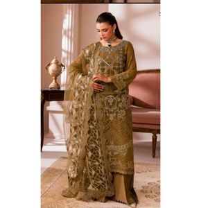 Traje de 3 Piezas para Mujer en Chifón Premium Bordado, con Pantalón con Cintura Ajustable Hecha a Mano y Dupatta de Tela Bordada - Product Image 1