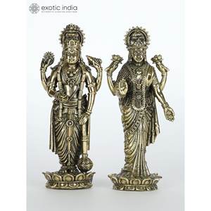 Petite sculpture traditionnelle superfine en laiton de 3 pouces Lakshmi Narayan Idol pour la décoration intérieure de mariage et le temple faits à la main en Inde - Product Image 1