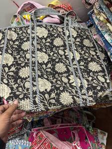 Sac à bandoulière matelassé en coton tendance pour femme, élégant et léger, idéal pour le shopping, les voyages et l'usage quotidien - Lot de 5 - Product Image 4