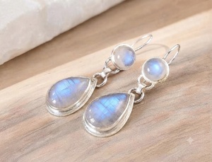 Pendientes de Piedra Lunar Natural, Plata de Ley 925, Pendientes Colgantes Hechos a Mano con Piedras Preciosas para Mujer, Joyería al por Mayor - Product Image 1