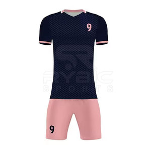 Ensemble maillot et short de football pour homme, durable, confortable, élégant et sur mesure, parfait pour les matchs de compétition et l'entraînement - Product Image 2