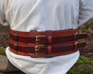 Ceinture médiévale de luxe en cuir véritable, style western, entièrement travaillée à la main avec des motifs perlés, personnalisable, prête à être expédiée, designs sur mesure. - Product Image 2
