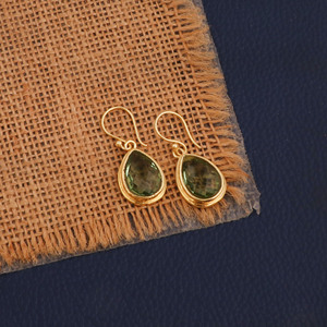 Boucles d'oreilles en améthyste verte en forme de goutte, faites à la main, plaquées or 18 carats, non ternissables, bijoux artisanaux, cadeau pour elle - Product Image 6