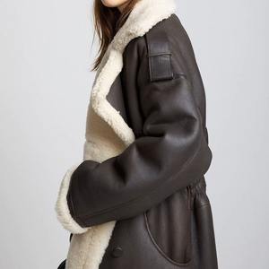 Chaqueta de Cuero para Hombre High Street |   Lo Mejor de la Moda Otoñal: Prenda Transpirable de Manga Larga con Cuello Alto y Logotipo Frontal - Product Image 3