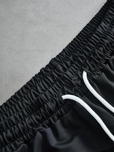 ชุดเซ็ตเสื้อครอปปักลายสีดำและกางเกงขาสั้นสำหรับผู้ชาย คอกลม สไตล์ลำลอง ชุดฤดูร้อน ผ้าฝ้ายถัก 100% ระบายอากาศได้ดี สตรีทแวร์ - Product Image 3