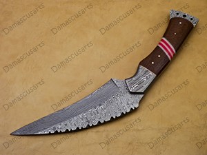 Couteau Tracker en Acier Damas Forgé à la Main, Lame Pleine Longueur, pour Survie en Extérieur et Chasse, Lame Fixe, Manche en Bois, DIY OEM, Dentelé - Product Image 2