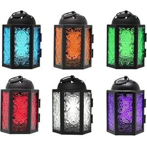 Farol de Hierro Estilo Vintage con Acabado Dorado y Vidrio Lateral Multicolor para Decoración de Sala de Estar - Product Image 6