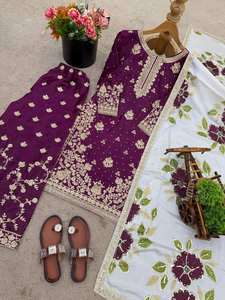 Costume en soie élégant pour les occasions spéciales avec un travail de sequins lourd de 3 mm - Product Image 4