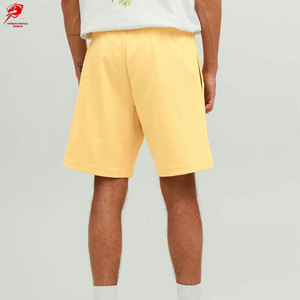 Shorts décontractés en coton pour hommes, offrant un confort léger et une coupe décontractée, idéaux pour les promenades en plein air, avec un look simple et épuré. - Product Image 5