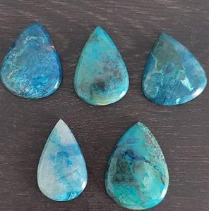 คริสโซคอลล่าสีน้ำเงินธรรมชาติทรงรี คาโบชอง เปลี่ยนสีได้ ยี่ห้อ Chakralume น้ำหนัก 5-15 กรัม ขนาด 30-60 มม. สำหรับทำเครื่องประดับ แหวน/จี้ - Product Image 4