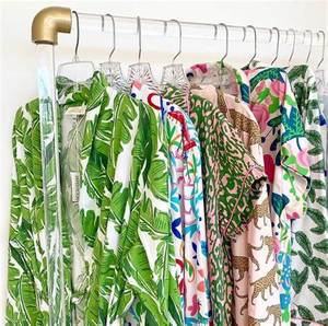 Perchas de ropa acrílicas transparentes de calidad superior Soluciones elegantes y simples para ropa de adultos y vestidos de novia - Product Image 1