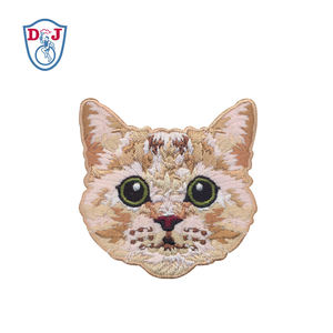 Parche Bordado Personalizado Termoadhesivo con Diseño de Perro o Gato para Camisetas y Prendas - Product Image 6