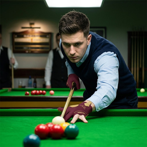 Guantes Profesionales de Snooker Wilson Industry, Tejido Elástico Transpirable, Diseño Ligero y Ajustable de Tres Dedos para Billar - Product Image 6