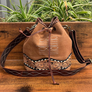 Nouvel arrivage de sac seau western en cuir repoussé bohème en daim sculpté avec cordon de serrage pour femmes - Product Image 2